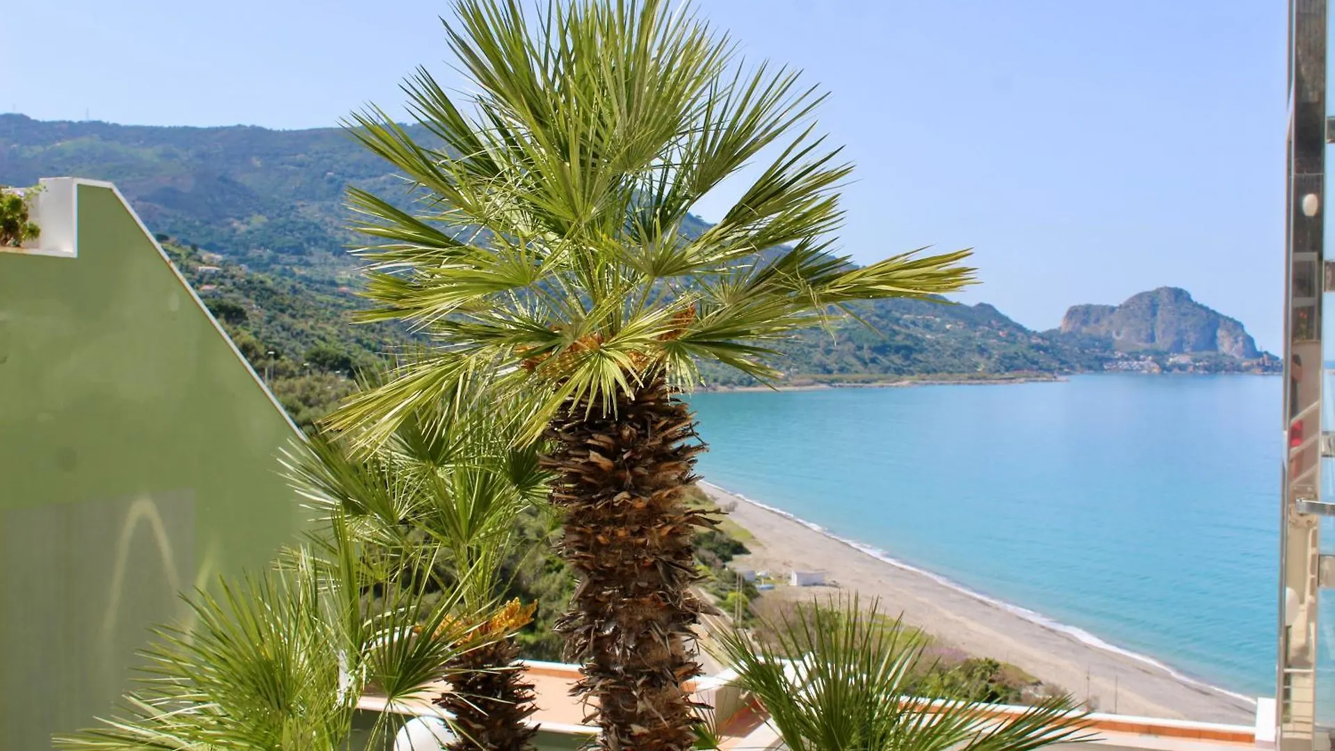 Apartment Yoursea Home Sant'Ambrogio  Italy